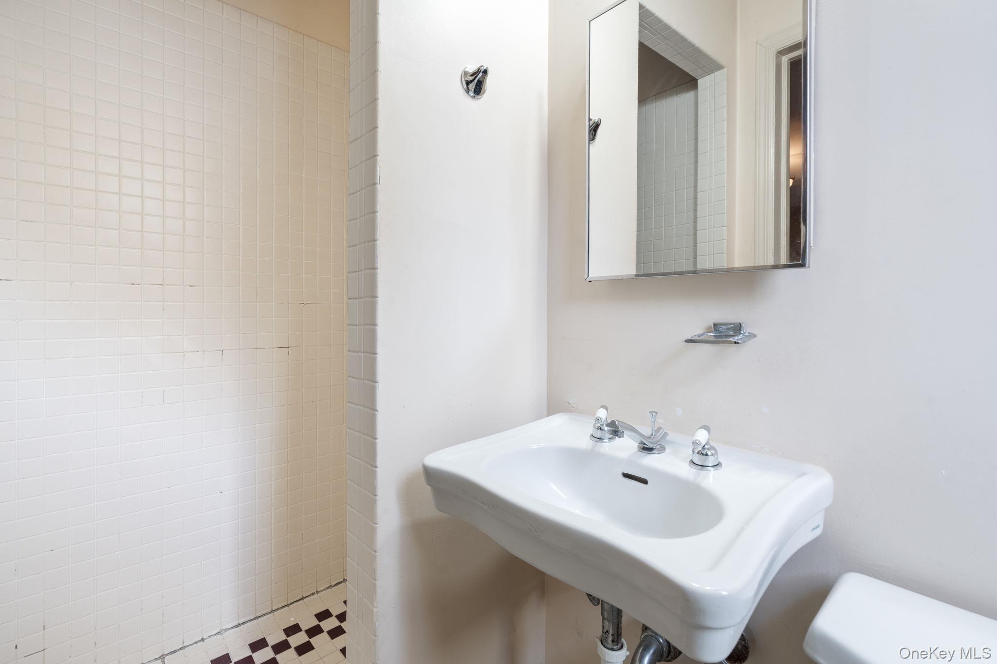 304 Kilburn Road S, Garden City, NY 11530