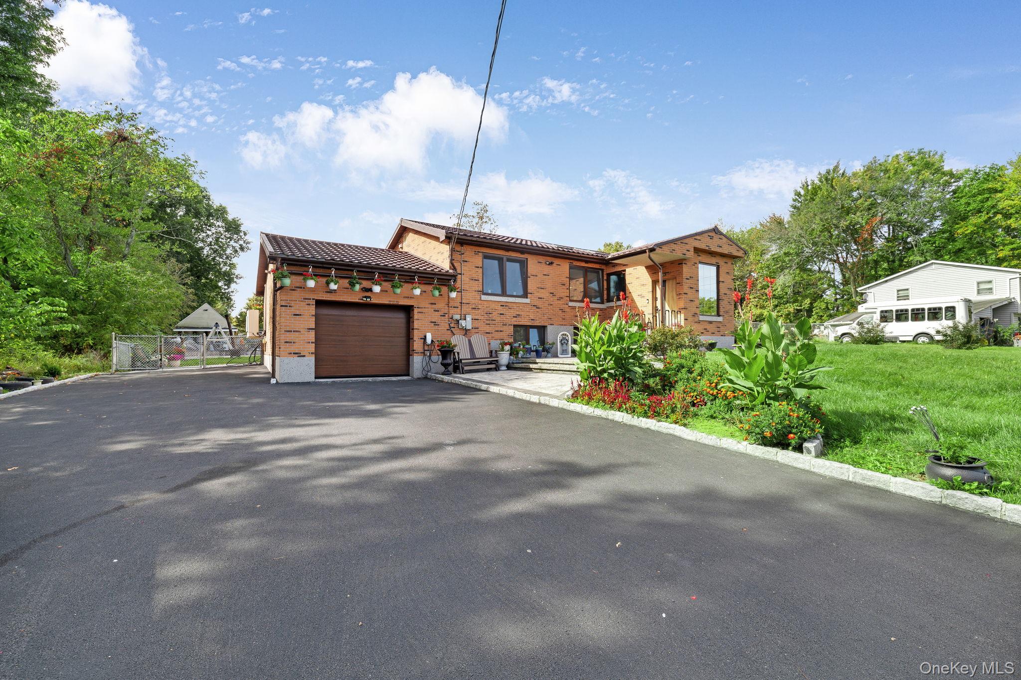 26 Joshua Drive, Bloomingburg, NY 12721