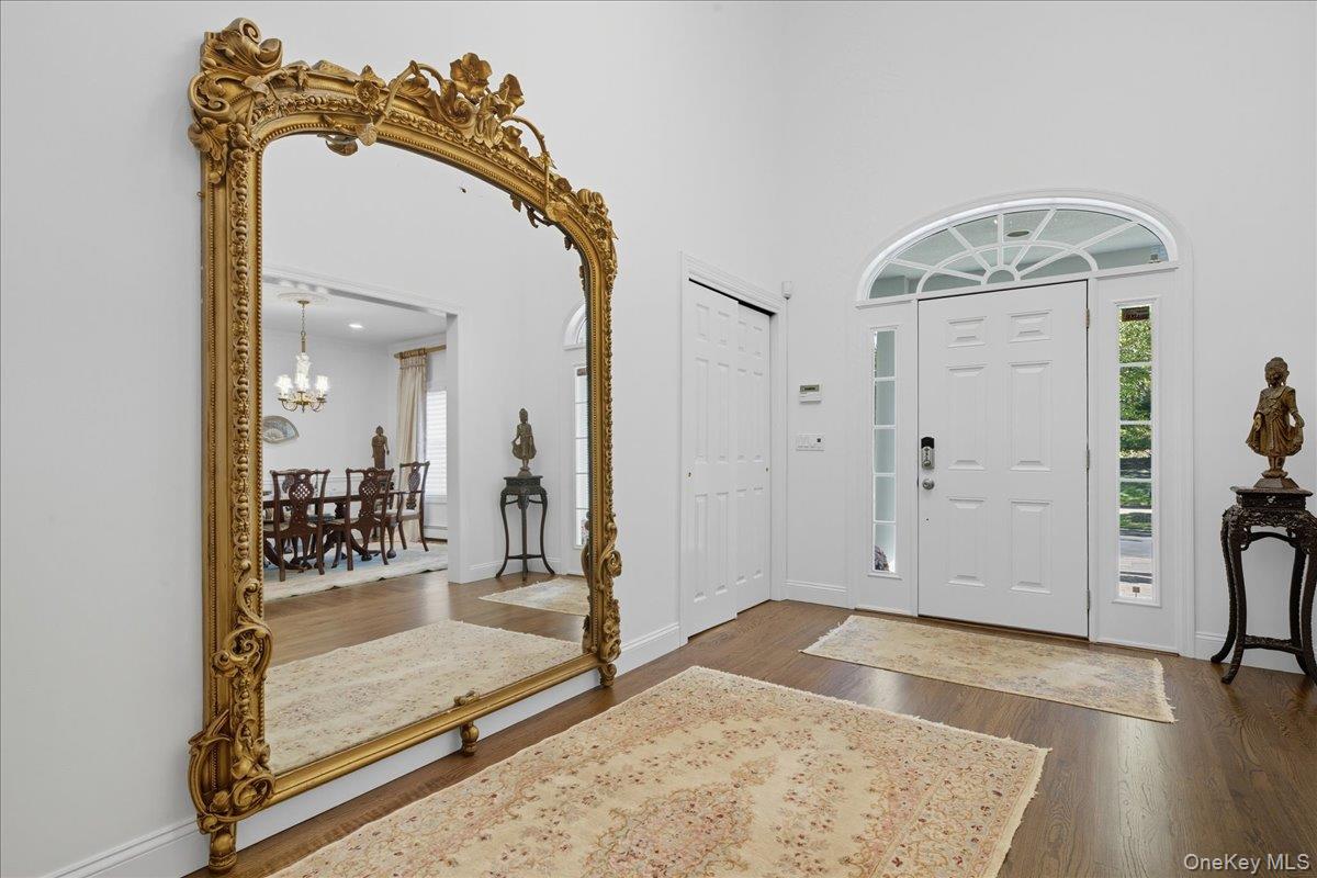 5 Morgan Lane, Locust Valley, NY 11560