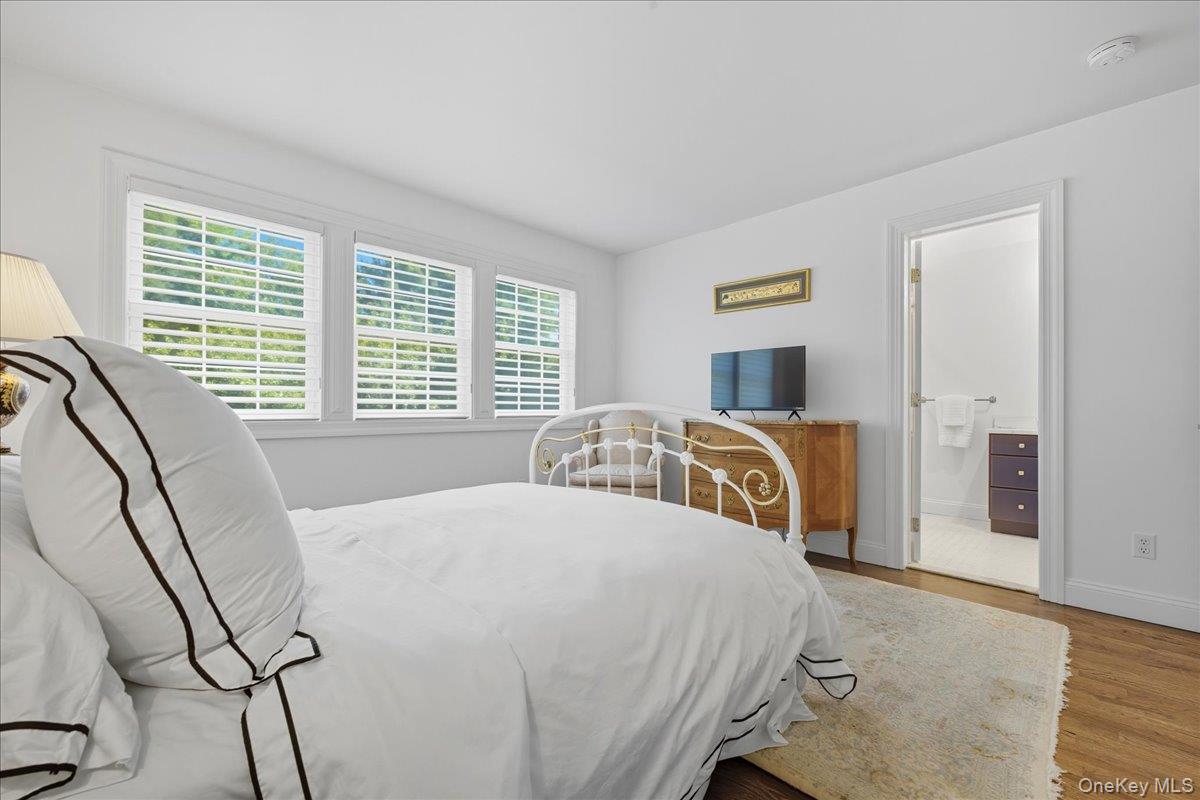 5 Morgan Lane, Locust Valley, NY 11560