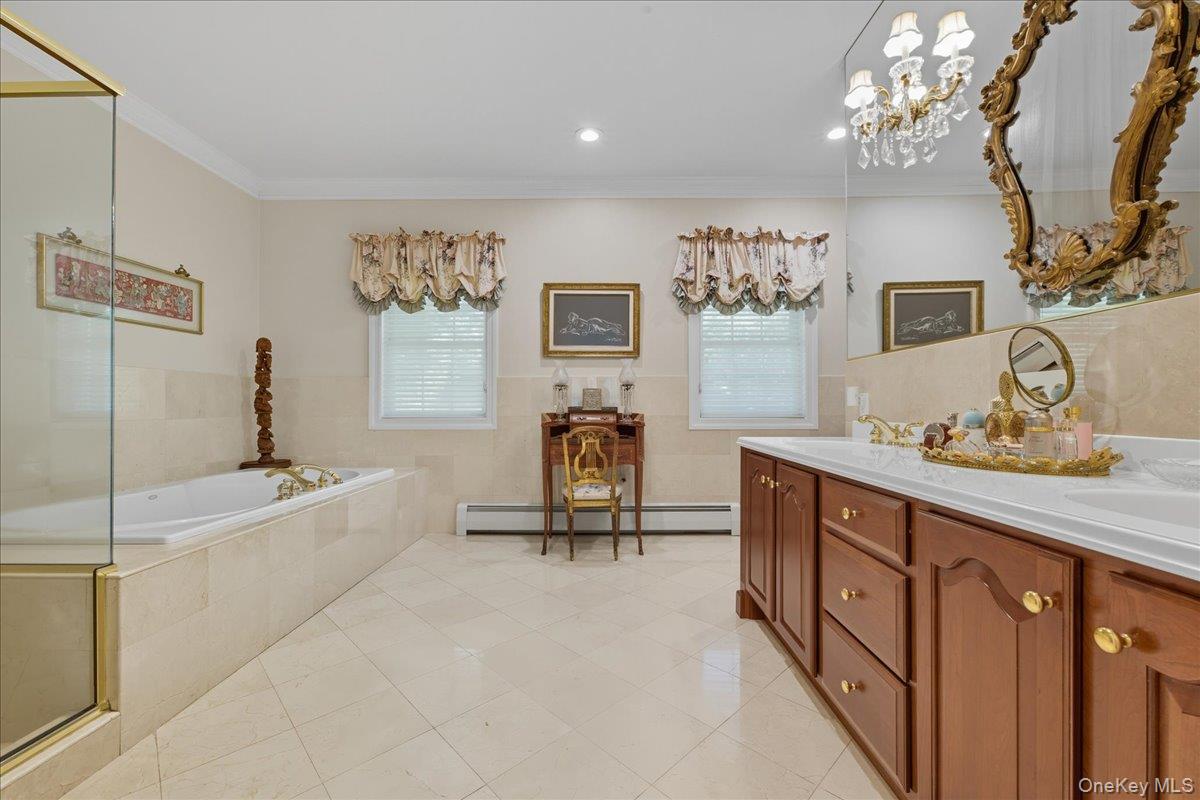 5 Morgan Lane, Locust Valley, NY 11560