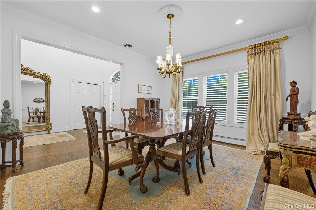 5 Morgan Lane, Locust Valley, NY 11560