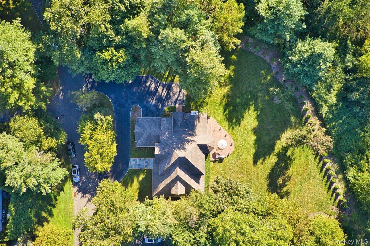 5 Morgan Lane, Locust Valley, NY 11560