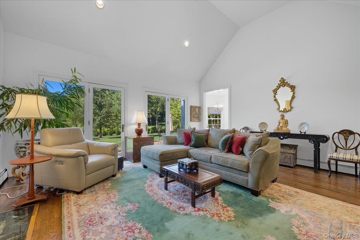 5 Morgan Lane, Locust Valley, NY 11560