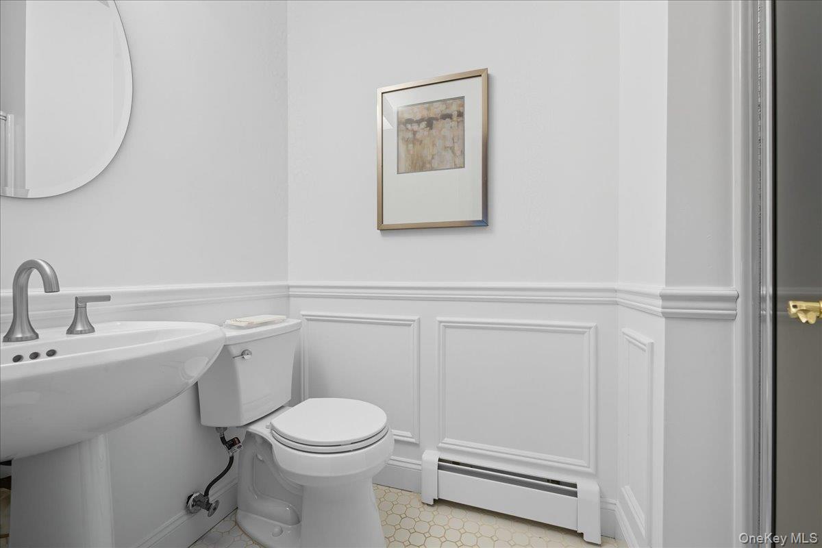 5 Morgan Lane, Locust Valley, NY 11560