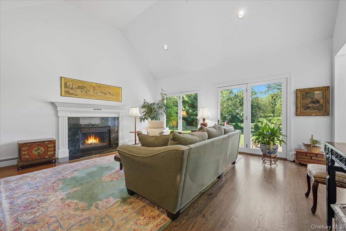 5 Morgan Lane, Locust Valley, NY 11560