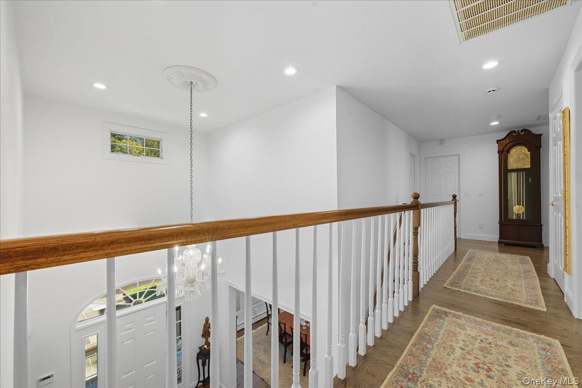 5 Morgan Lane, Locust Valley, NY 11560