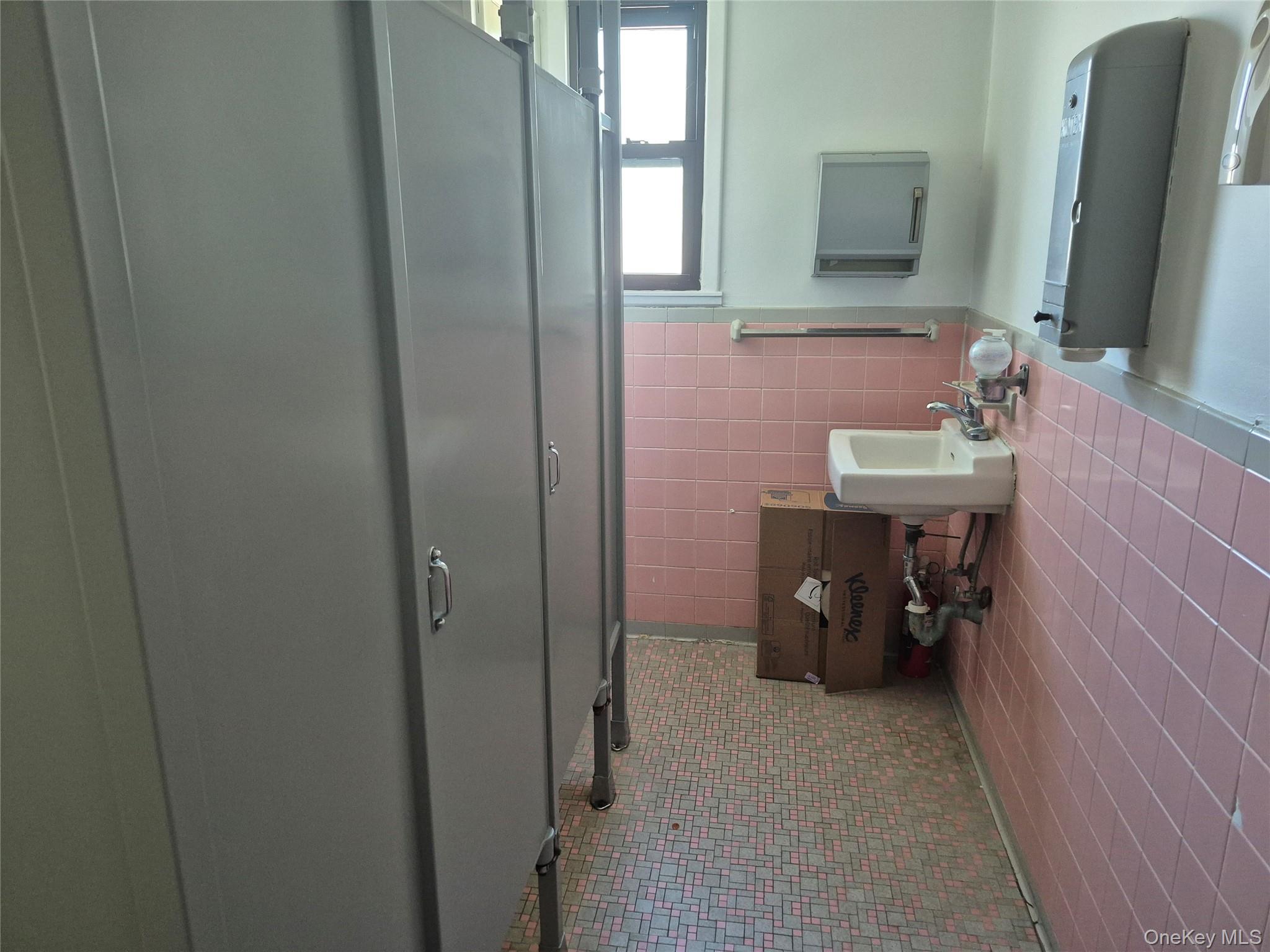 475 W Merrick Road, Valley Stream, NY 11580