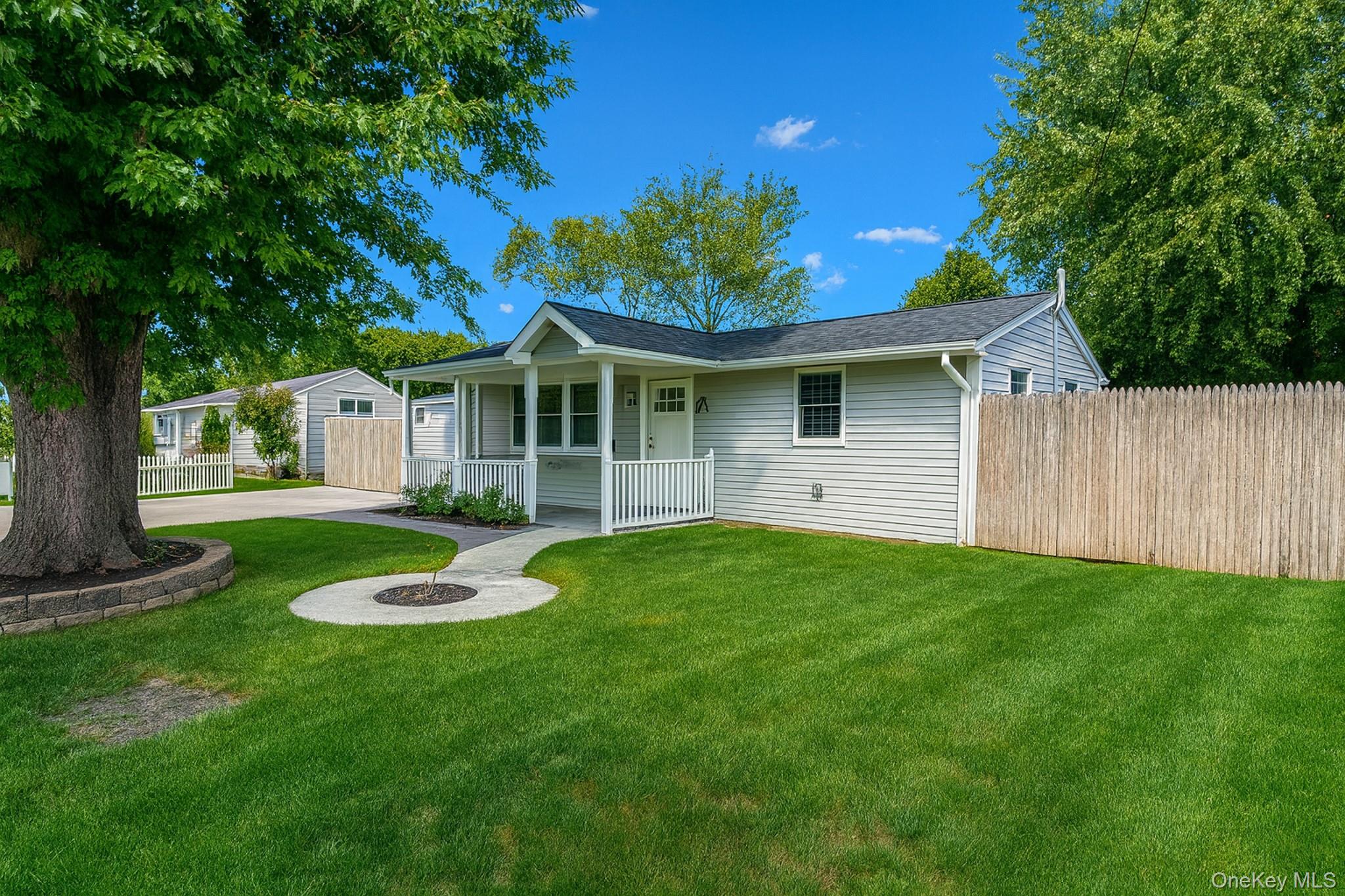 29 Boulevard Avenue, Central Islip, NY 11722