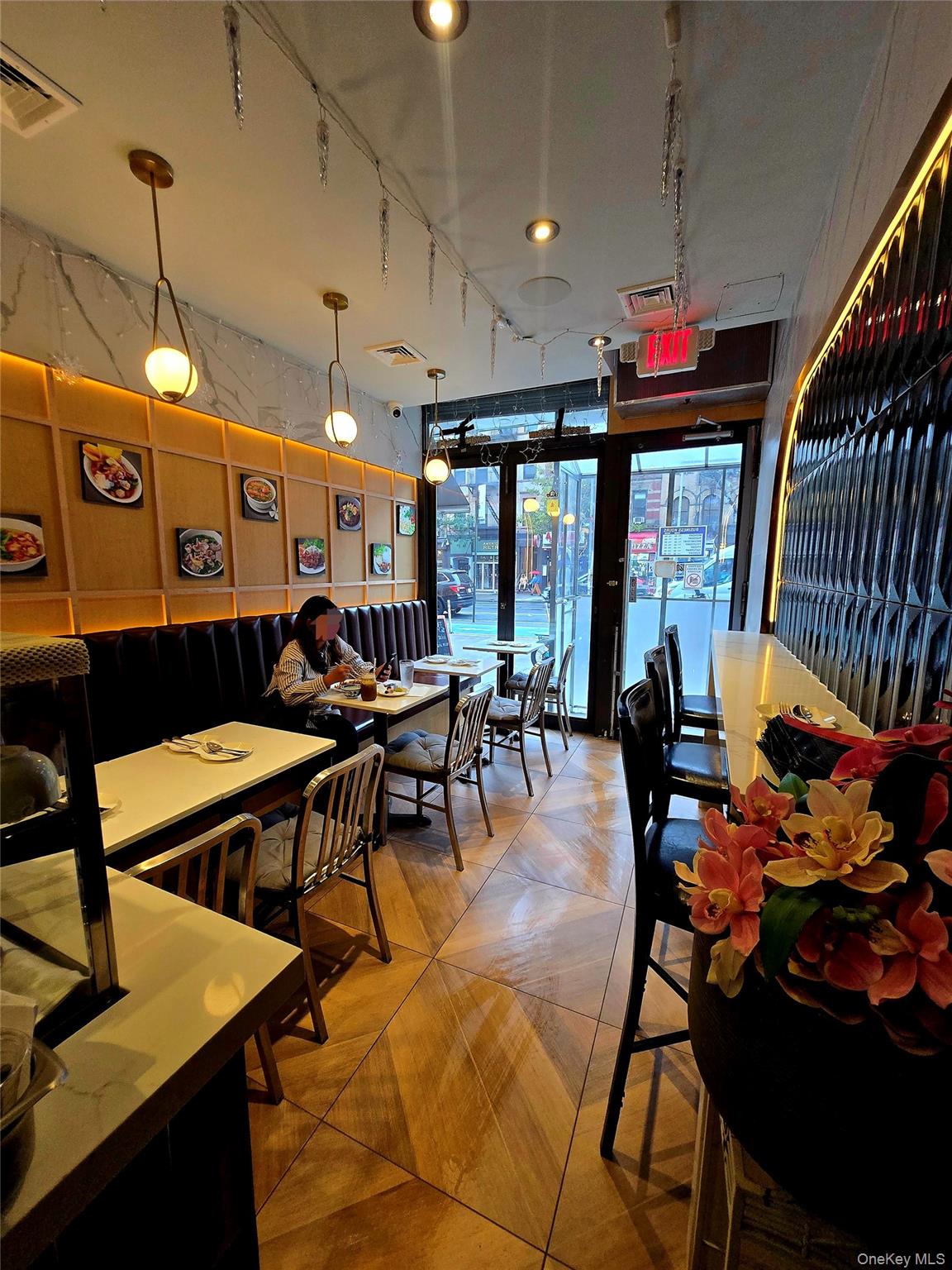 792 9th Ave, New York (Manhattan), NY 10019