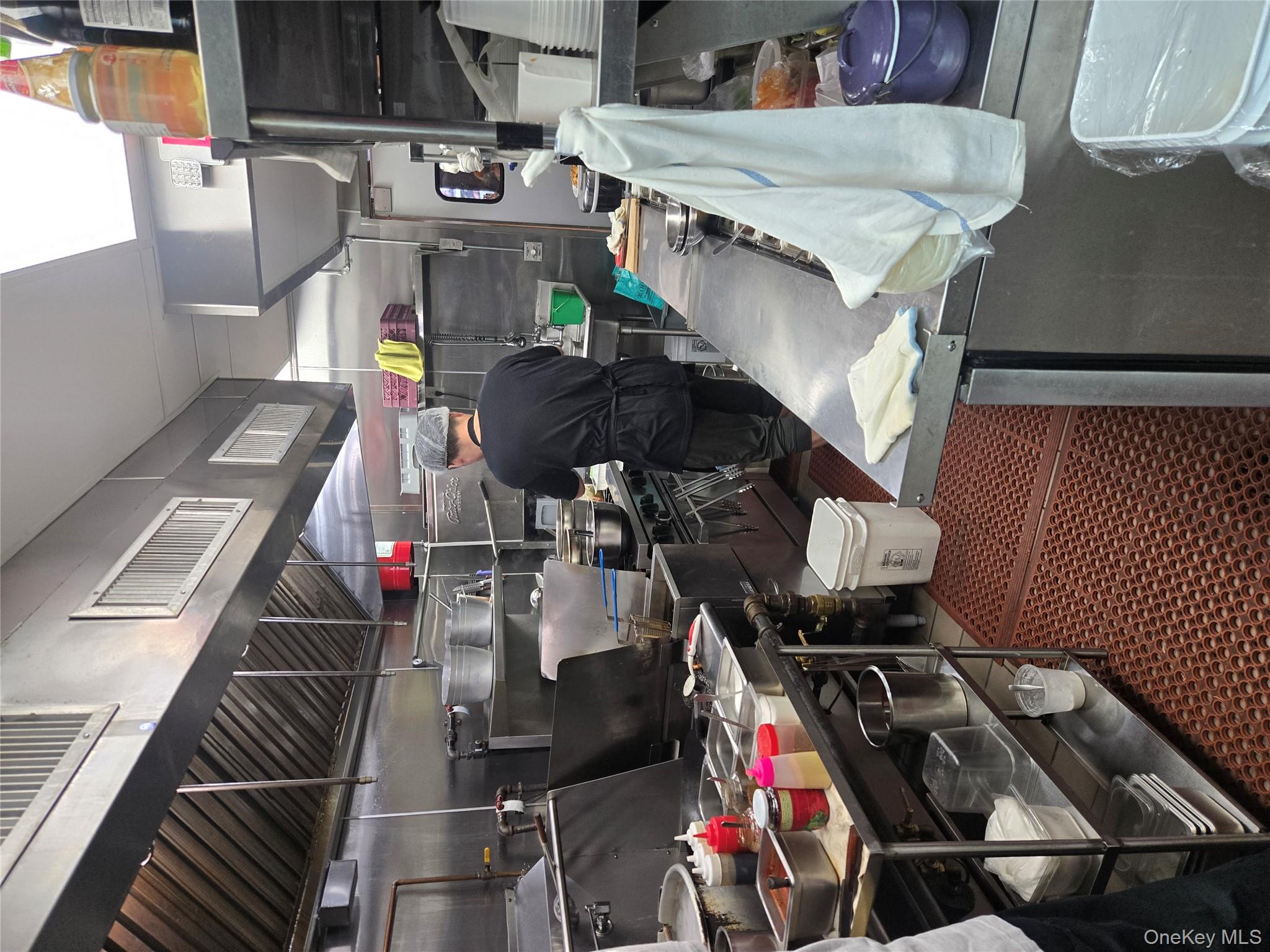 792 9th Ave, New York (Manhattan), NY 10019