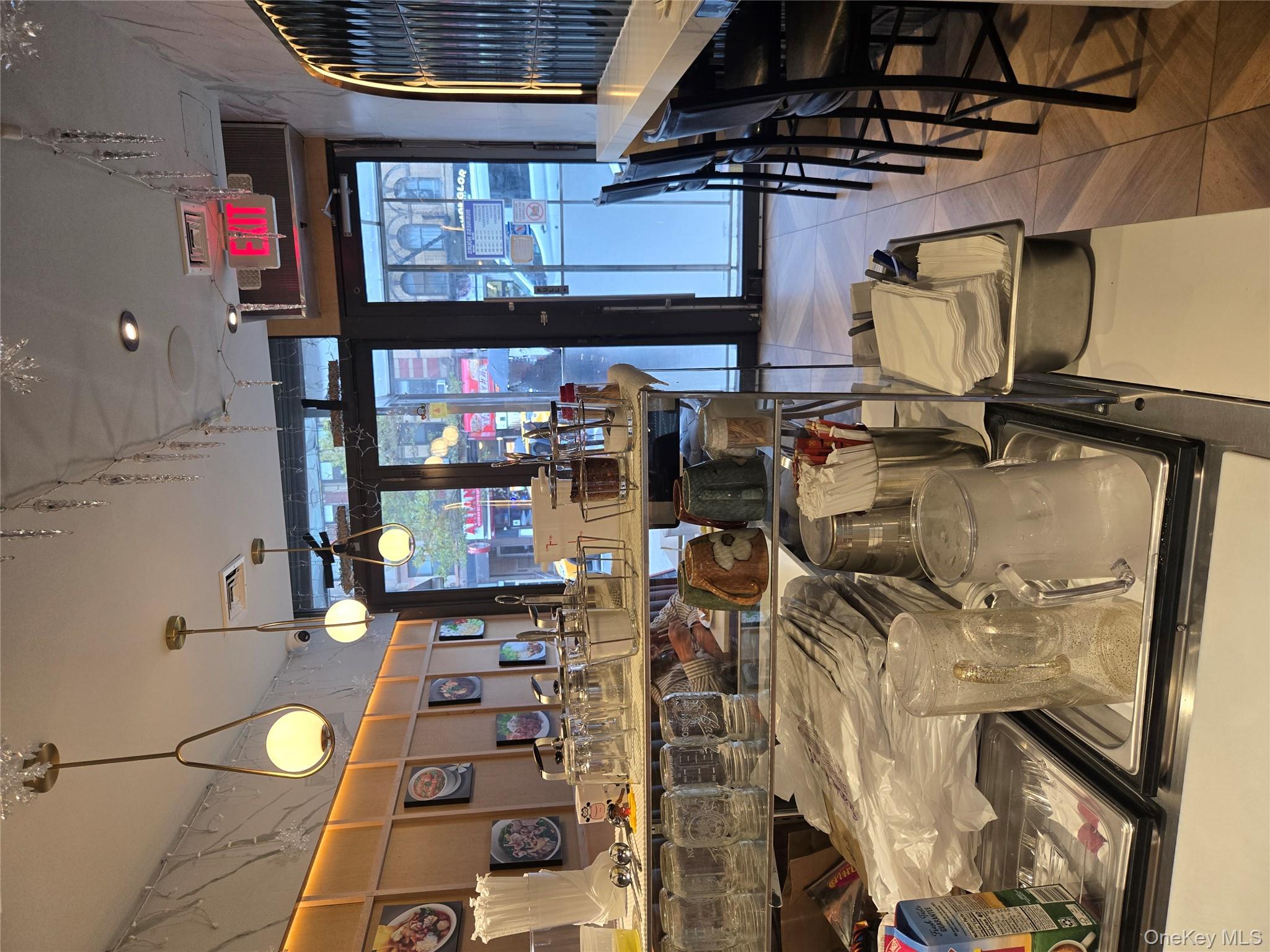 792 9th Ave, New York (Manhattan), NY 10019