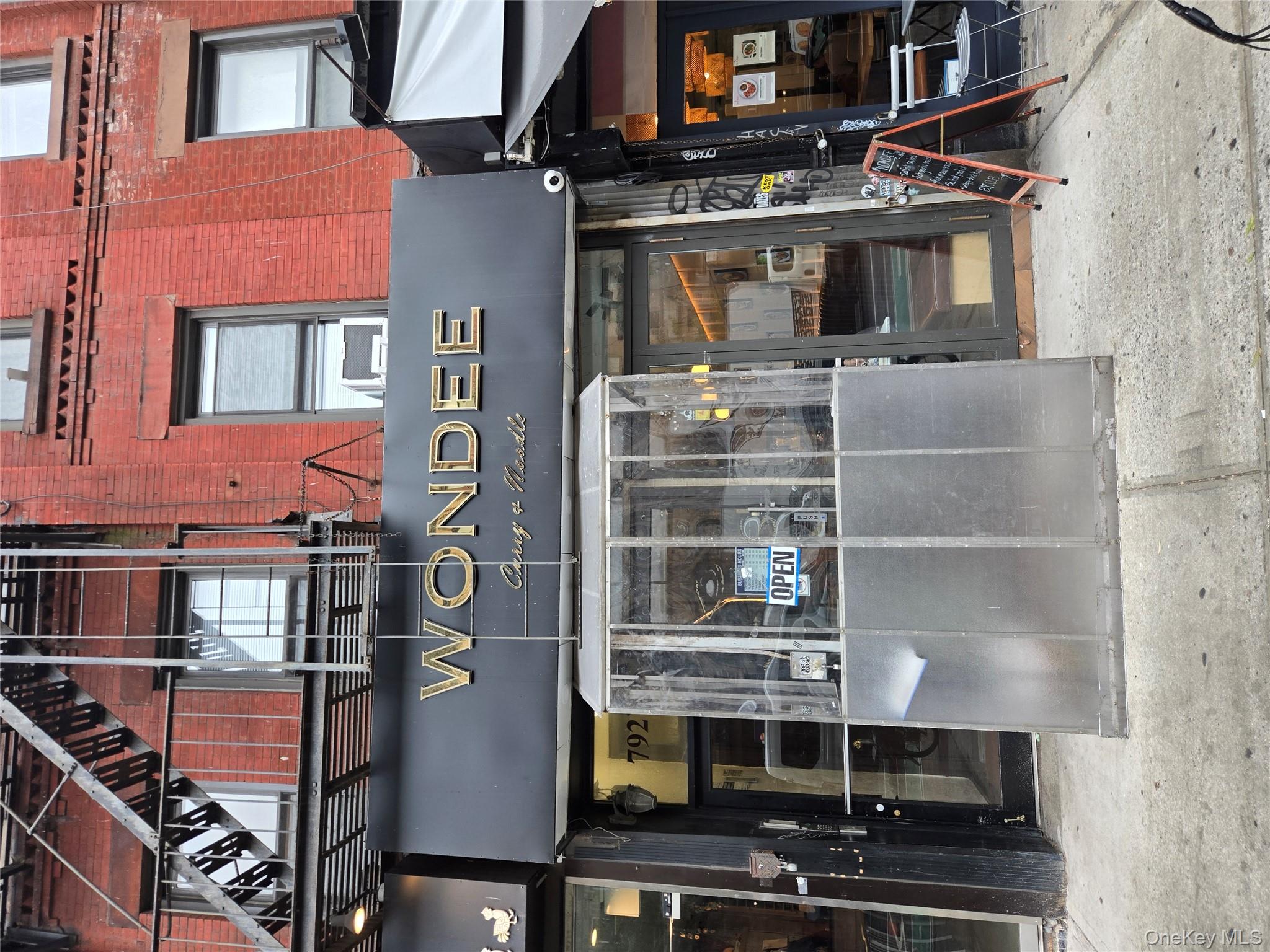 792 9th Ave, New York (Manhattan), NY 10019