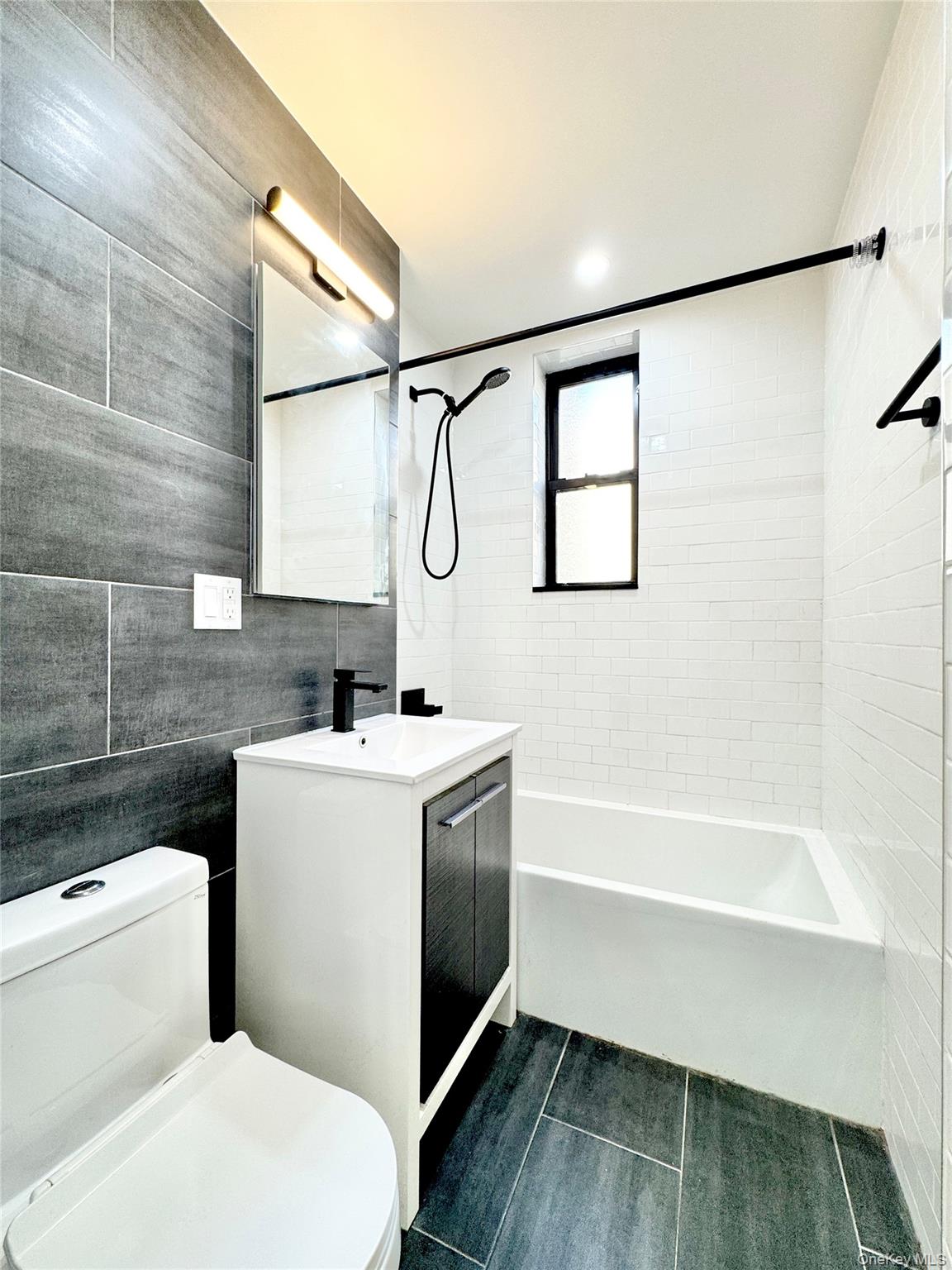 32-86 33rd Street # F8, Astoria, NY 11106