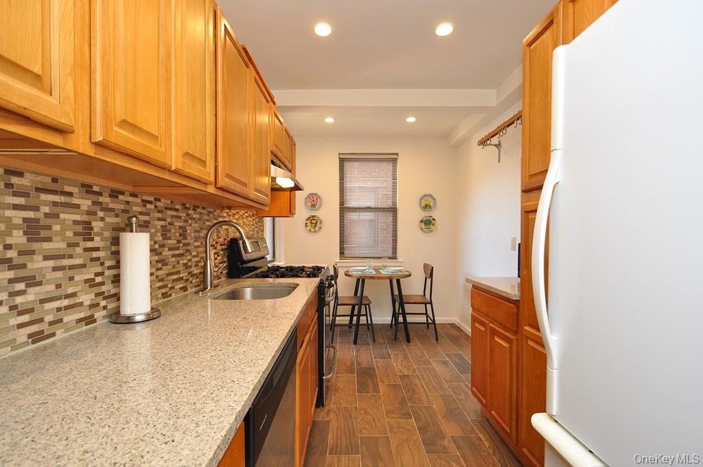 142 Garth Road # 5N, Scarsdale, NY 10583