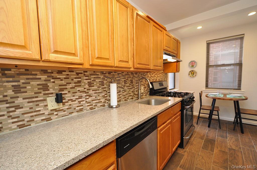 142 Garth Road # 5N, Scarsdale, NY 10583