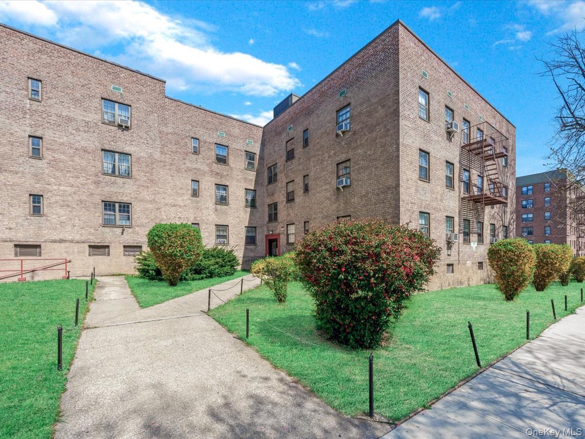 147-11 79th Avenue # 1N, Kew Garden Hills, NY 11367