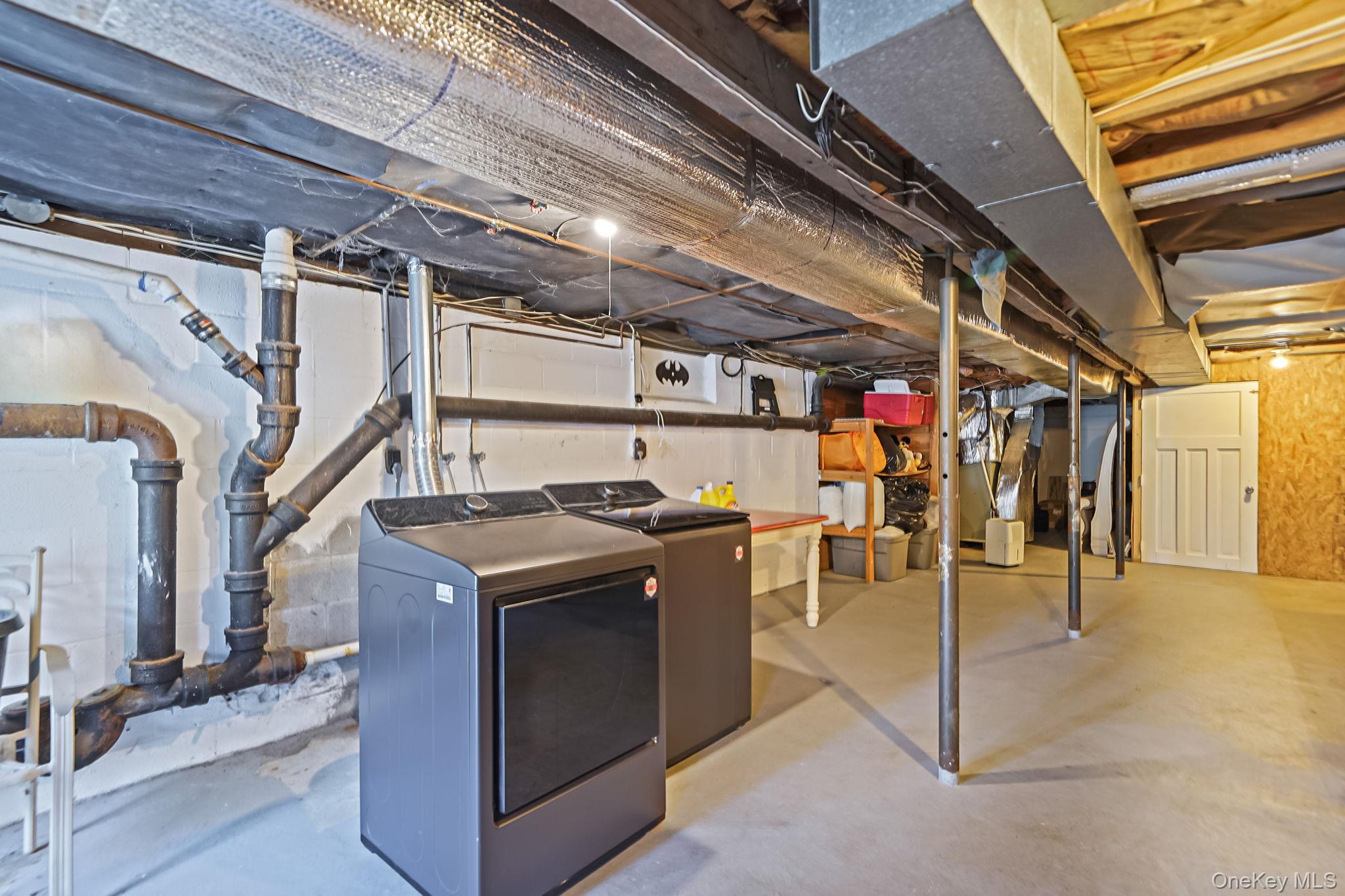 3 Fort Hill Road, Hampton Bays, NY 11946