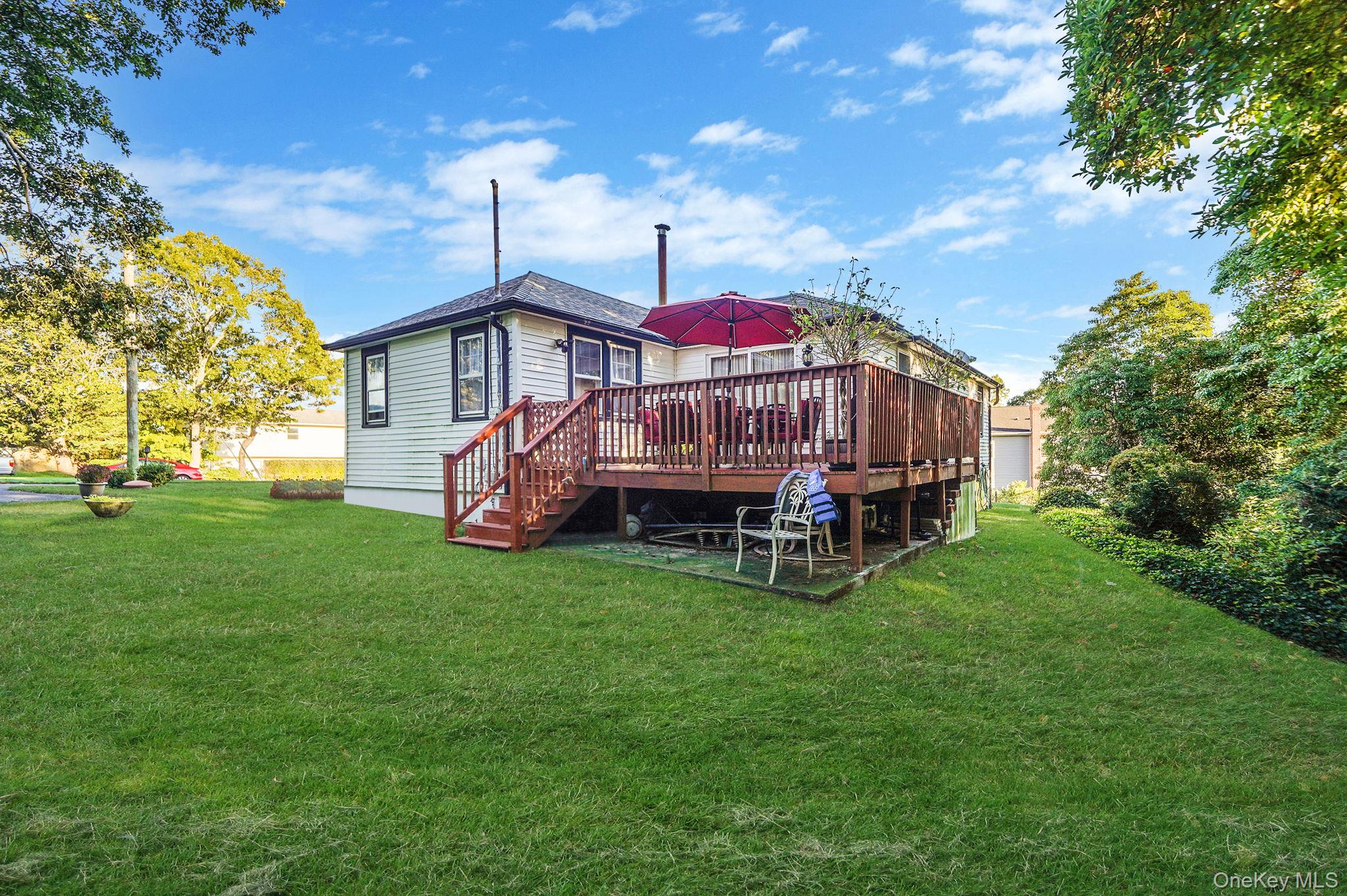 3 Fort Hill Road, Hampton Bays, NY 11946