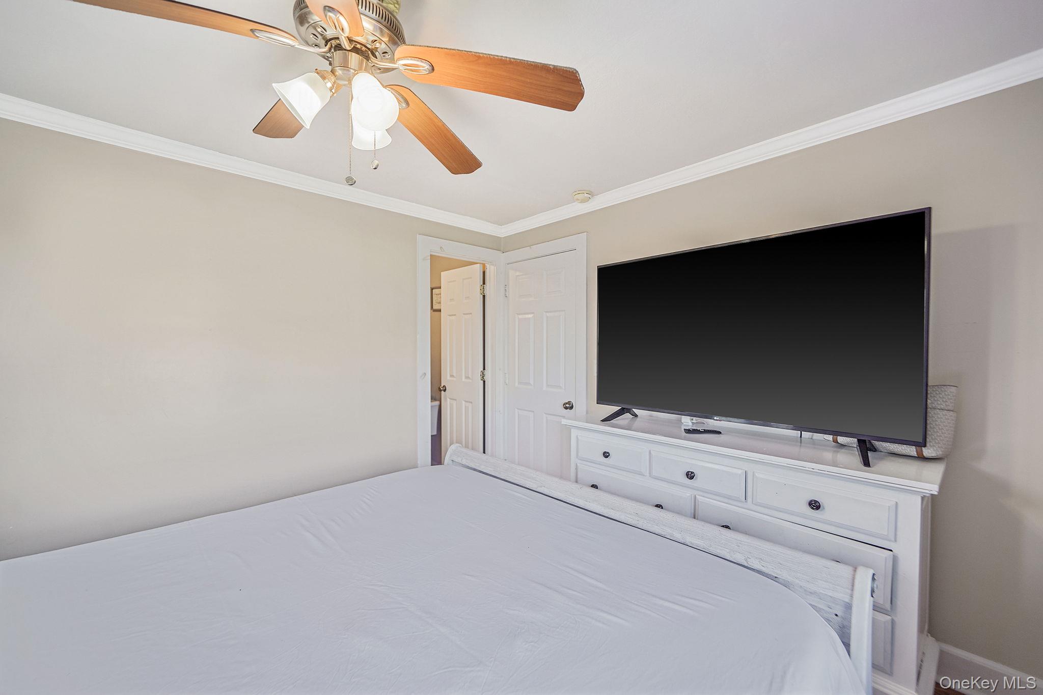 3 Fort Hill Road, Hampton Bays, NY 11946