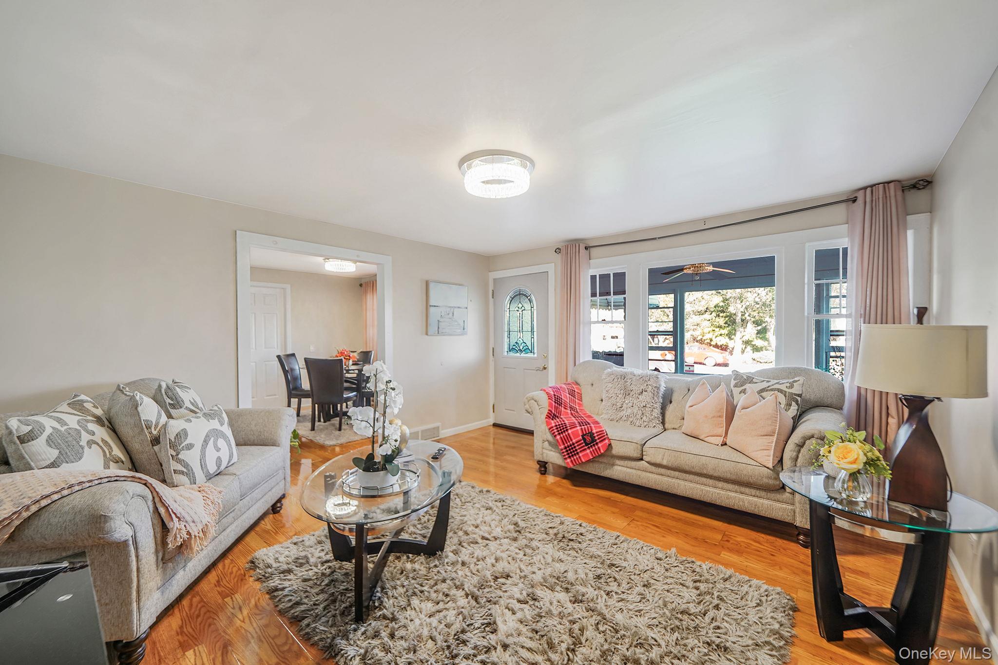 3 Fort Hill Road, Hampton Bays, NY 11946