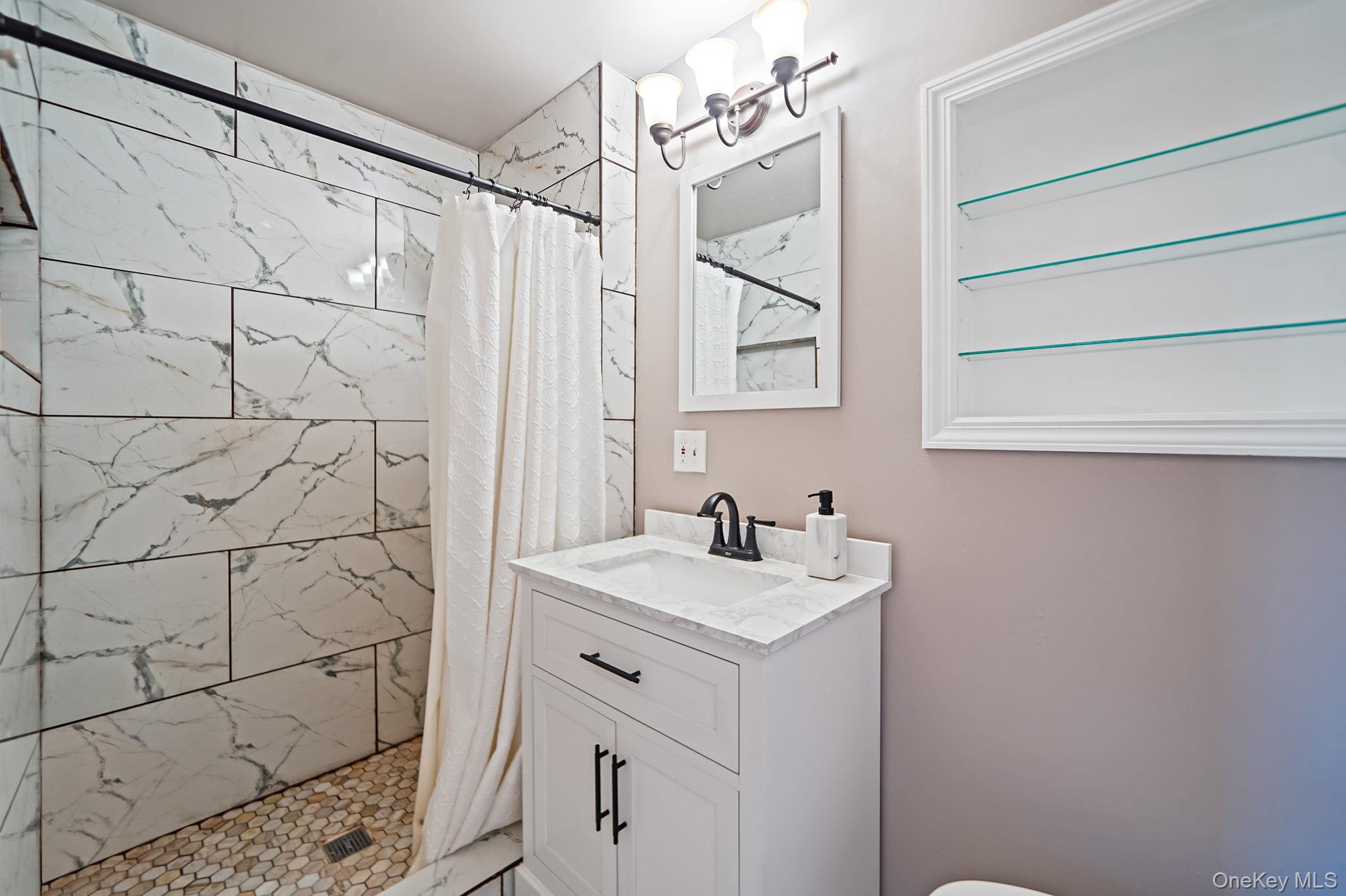 3 Fort Hill Road, Hampton Bays, NY 11946