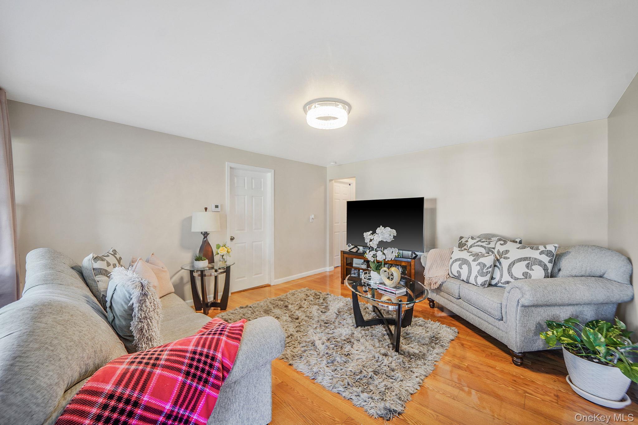 3 Fort Hill Road, Hampton Bays, NY 11946