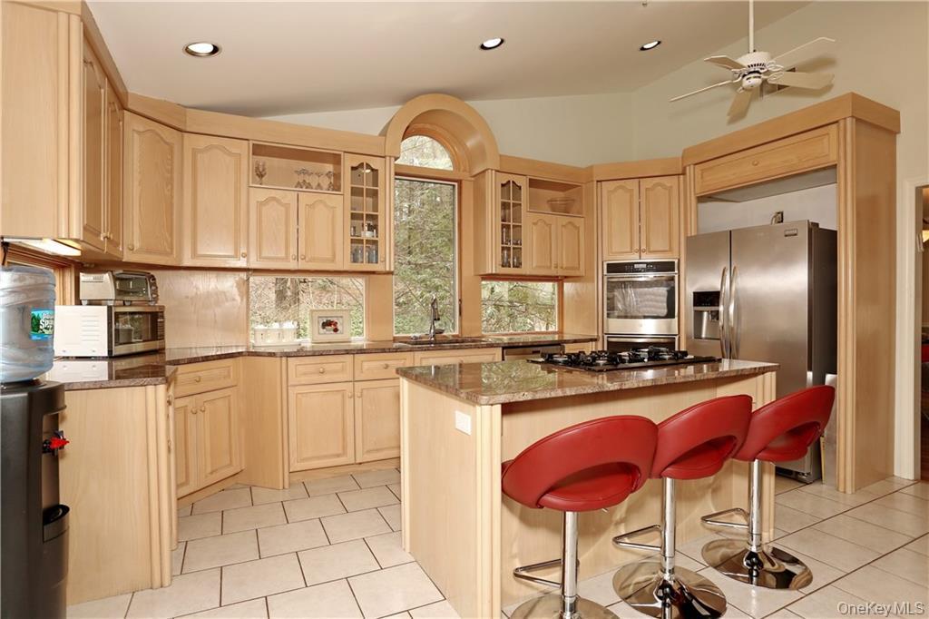 1 Emerald Drive, Pomona, NY 10970