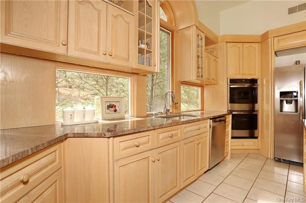 1 Emerald Drive, Pomona, NY 10970