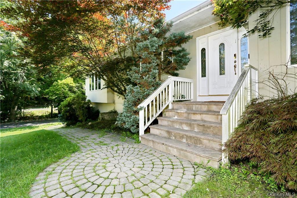 1 Emerald Drive, Pomona, NY 10970