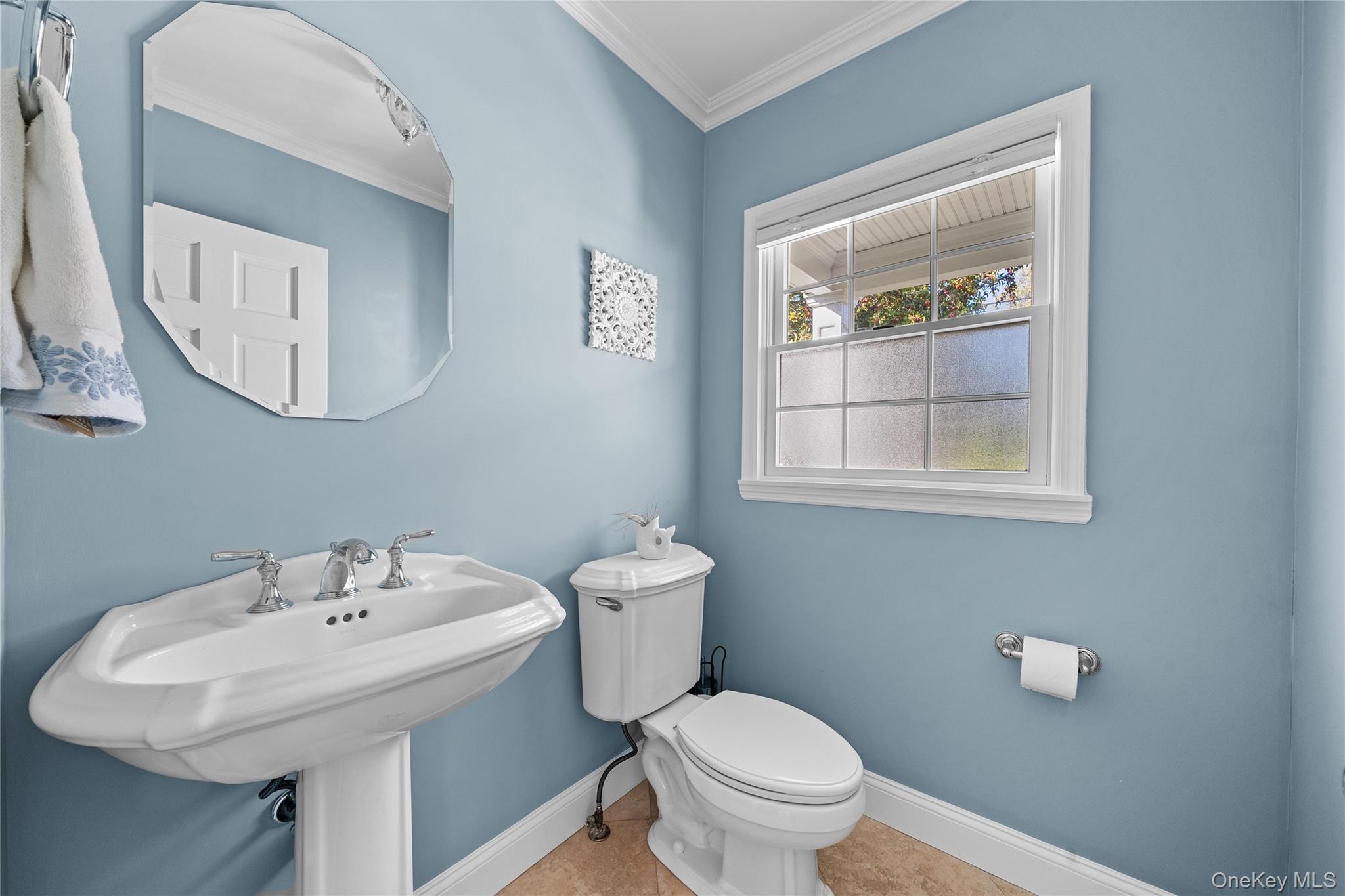 156 Cabot Road, Massapequa, NY 11758