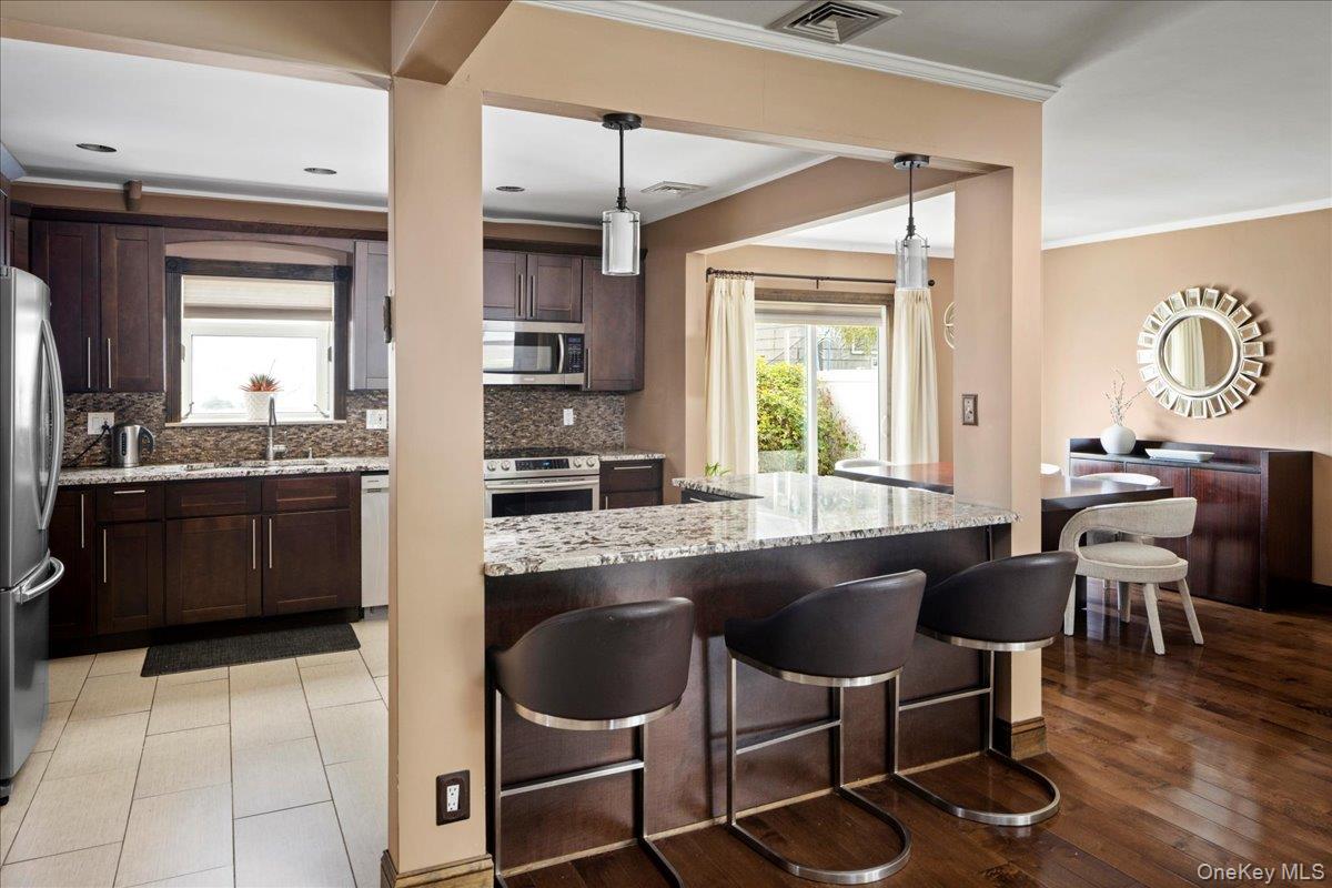 504 Saddle Ridge Road, Woodmere, NY 11598