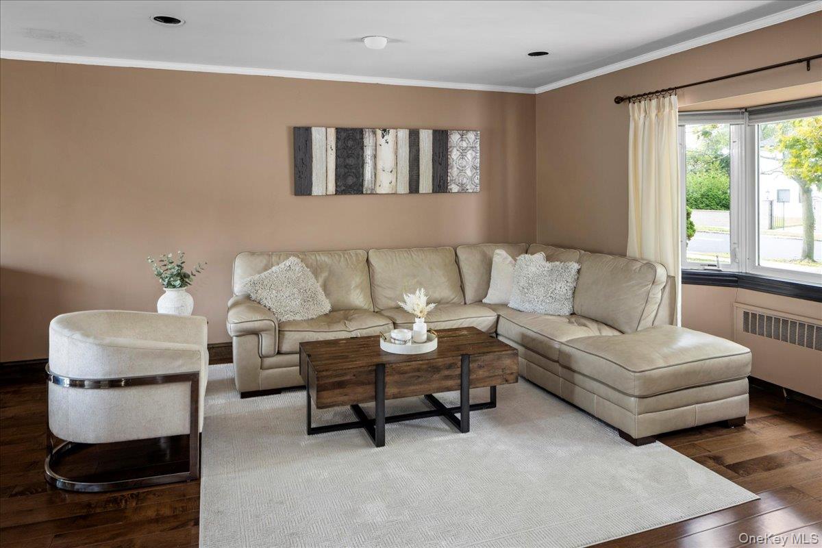 504 Saddle Ridge Road, Woodmere, NY 11598