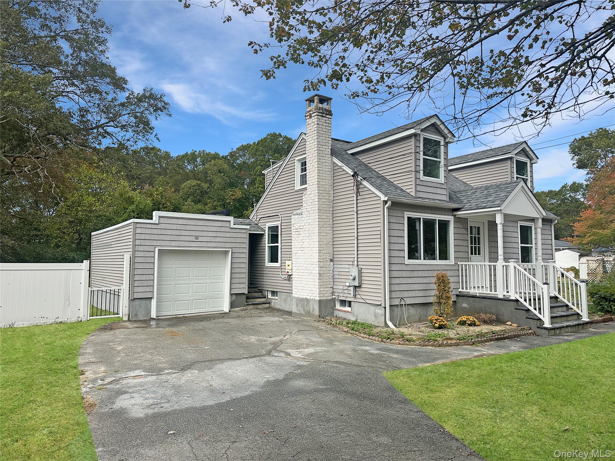 86 Wilson Avenue, Medford, NY 11763