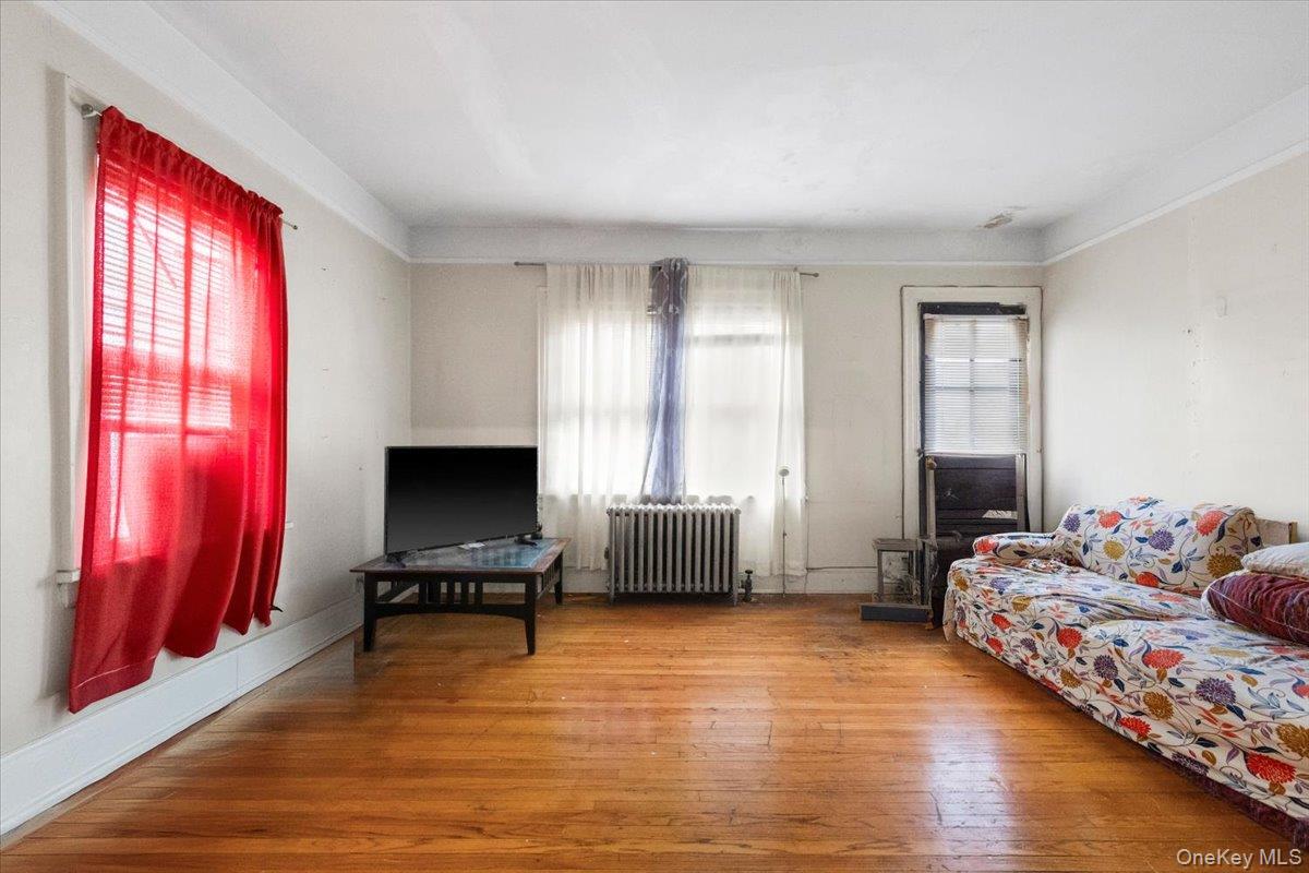 4534 Hoxie Street, Bronx, NY 10470