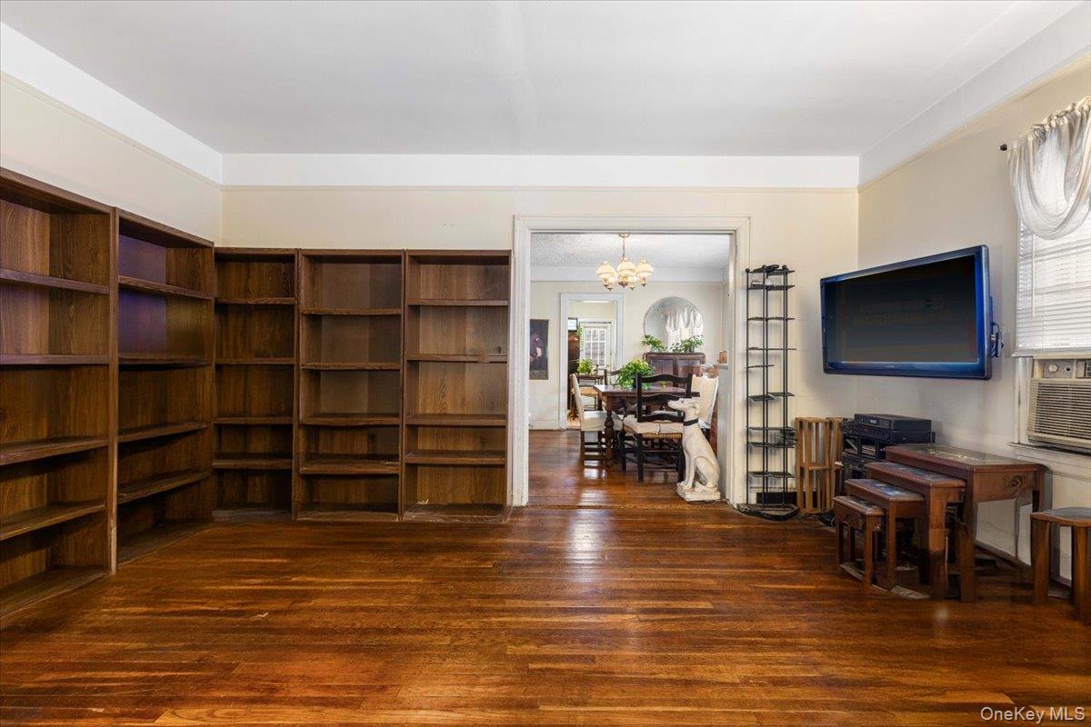 4534 Hoxie Street, Bronx, NY 10470