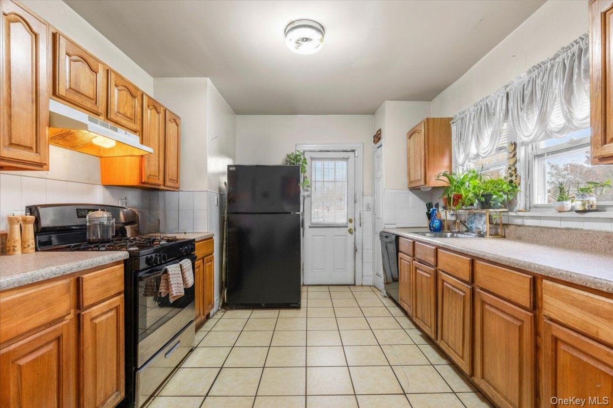 4534 Hoxie Street, Bronx, NY 10470