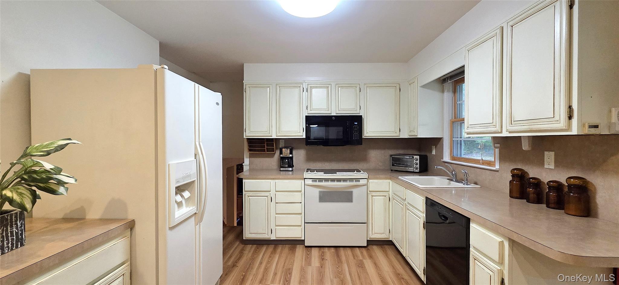 28 Carolyn Way, Somers, NY 10589