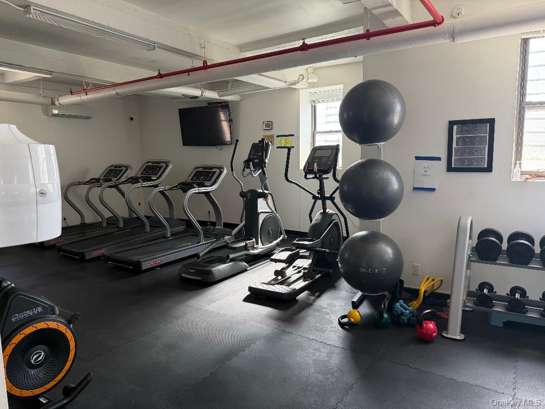 83-40 Austin Street # 4L, Kew Gardens, NY 11415