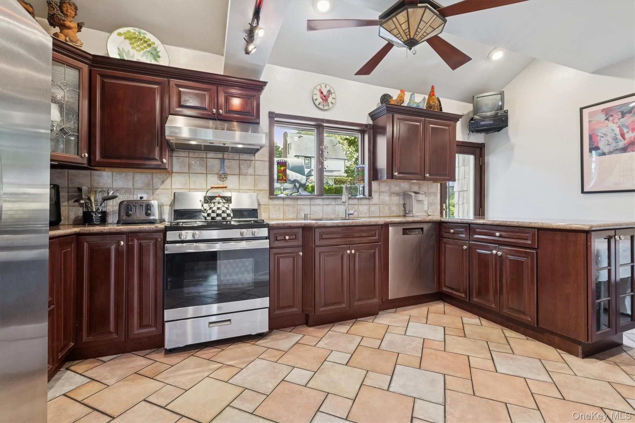 5211 Redfield Street, Douglaston, NY 11362