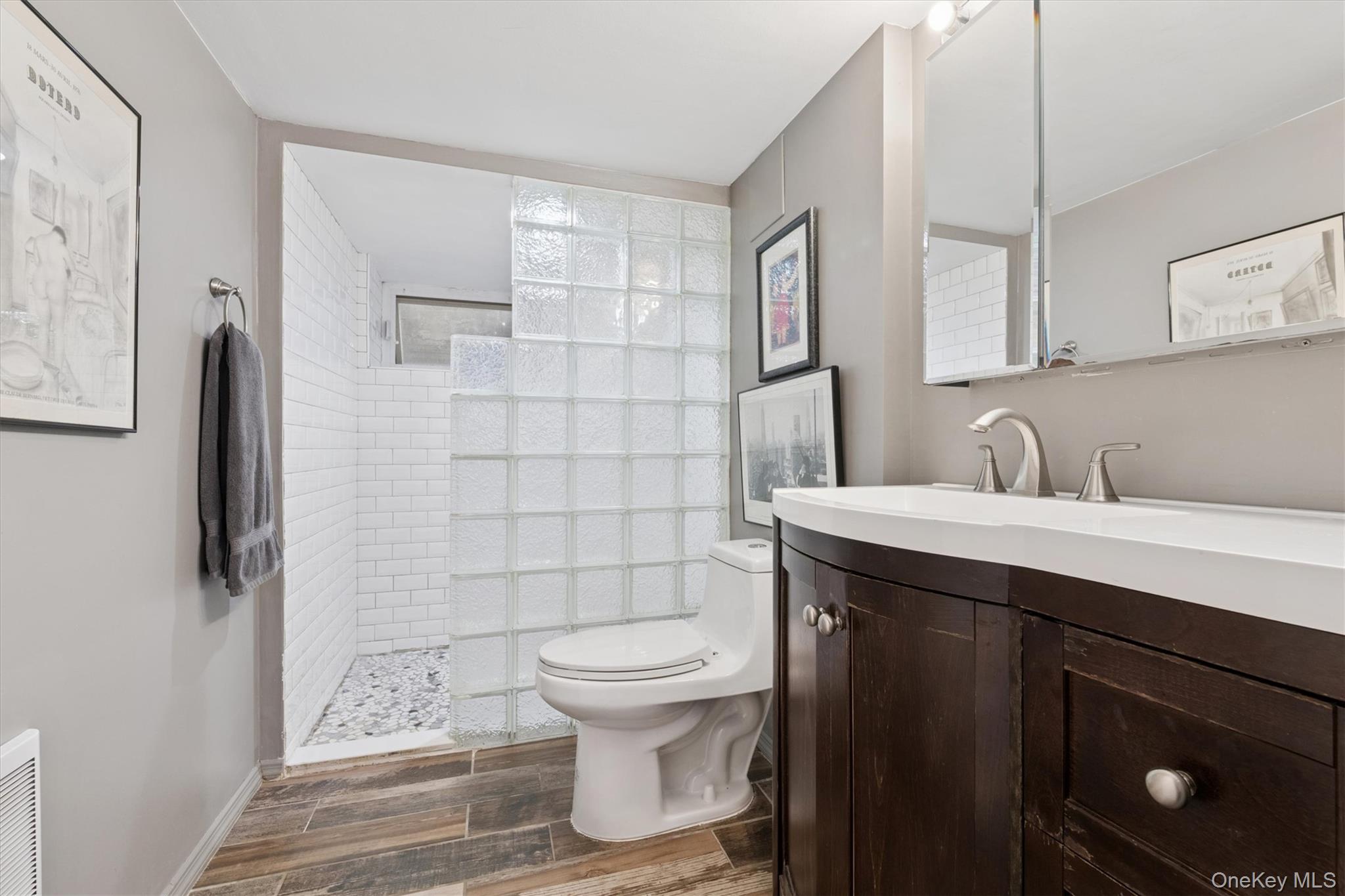 5211 Redfield Street, Douglaston, NY 11362