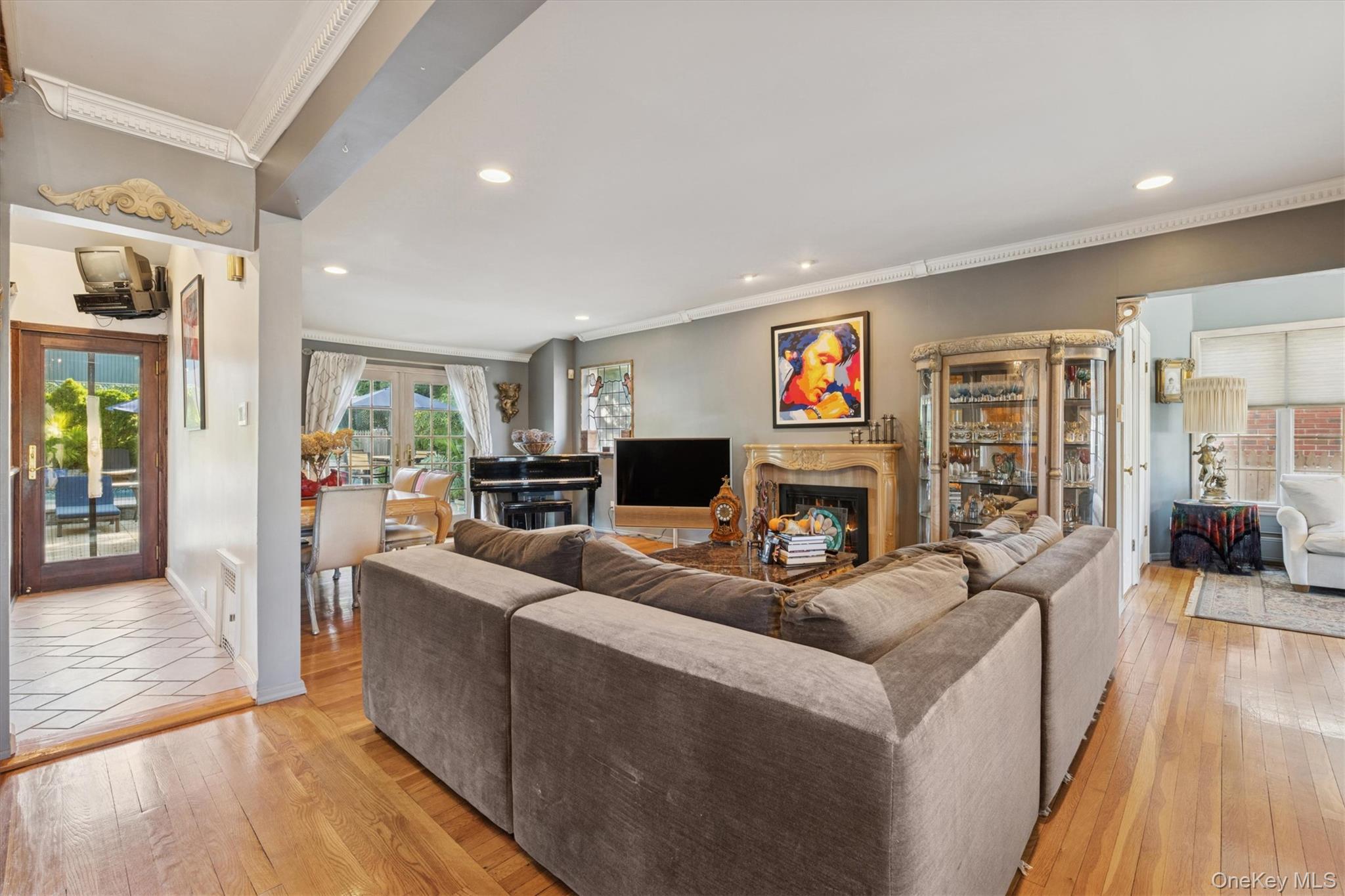 5211 Redfield Street, Douglaston, NY 11362