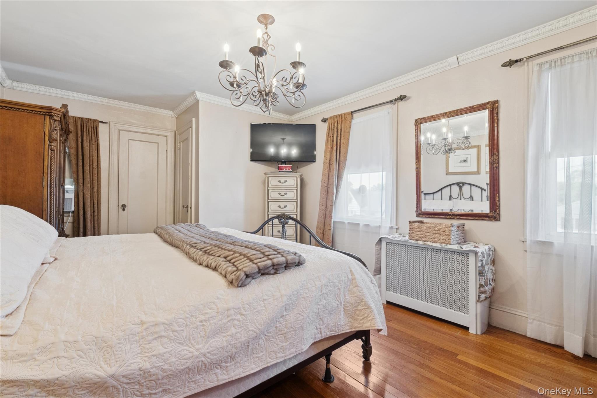 5211 Redfield Street, Douglaston, NY 11362