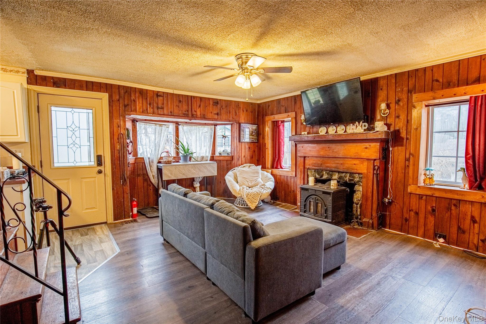 67 Grove Street, Greenwood Lake, NY 10925