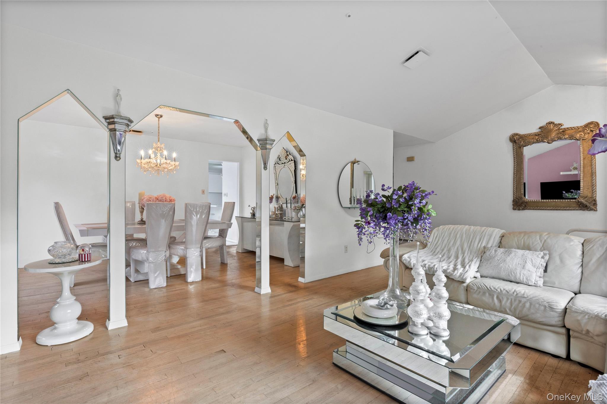 5 Roy Drive, Nesconset, NY 11767