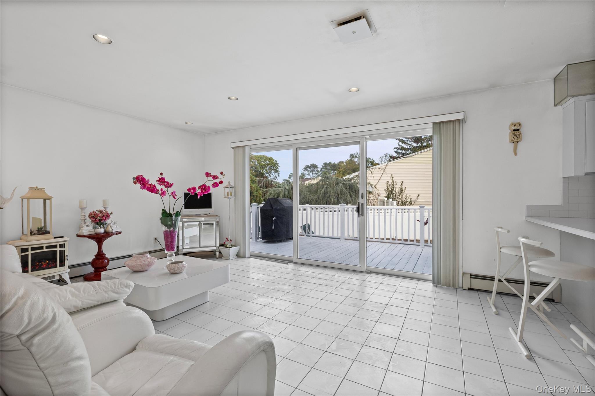 5 Roy Drive, Nesconset, NY 11767