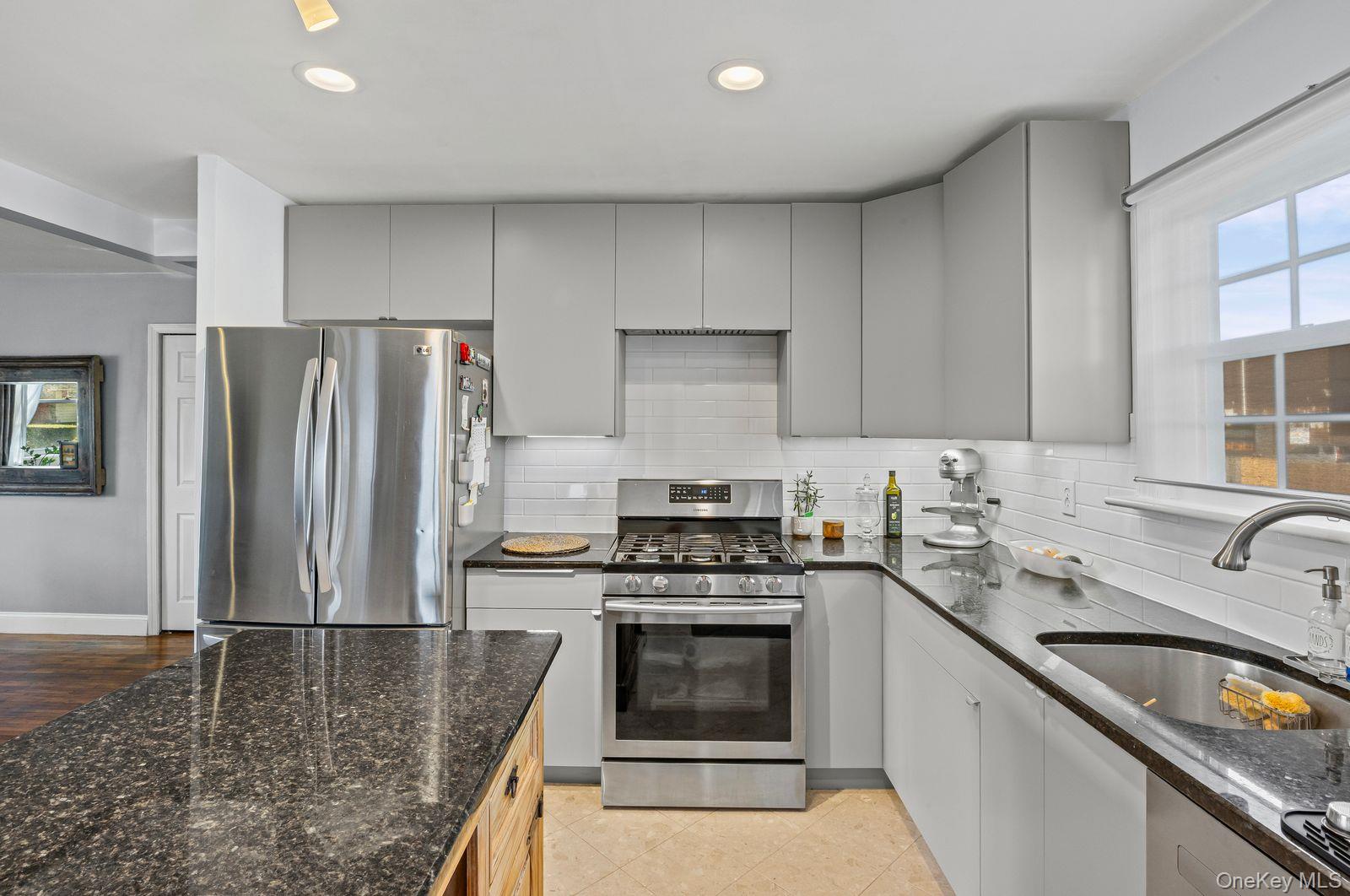 375 Oakland Avenue, Central Islip, NY 11722