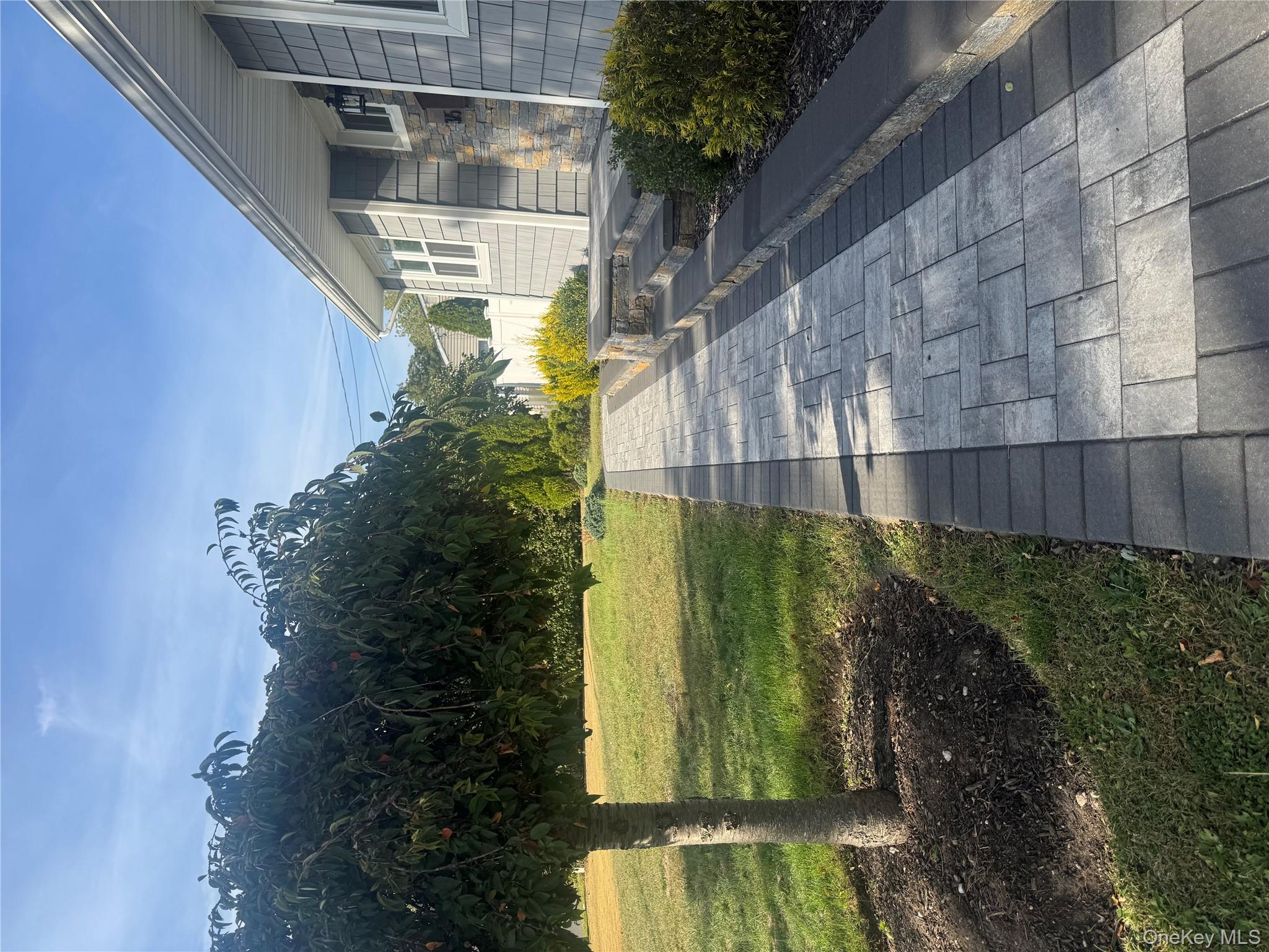 375 Oakland Avenue, Central Islip, NY 11722