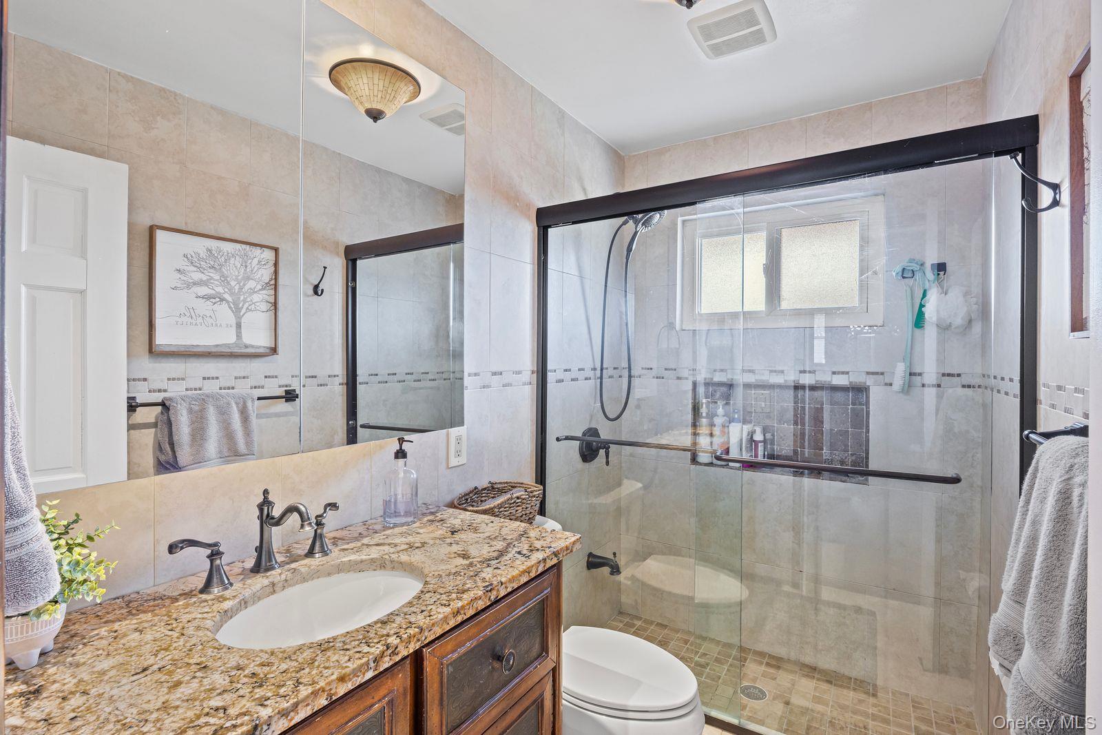 375 Oakland Avenue, Central Islip, NY 11722