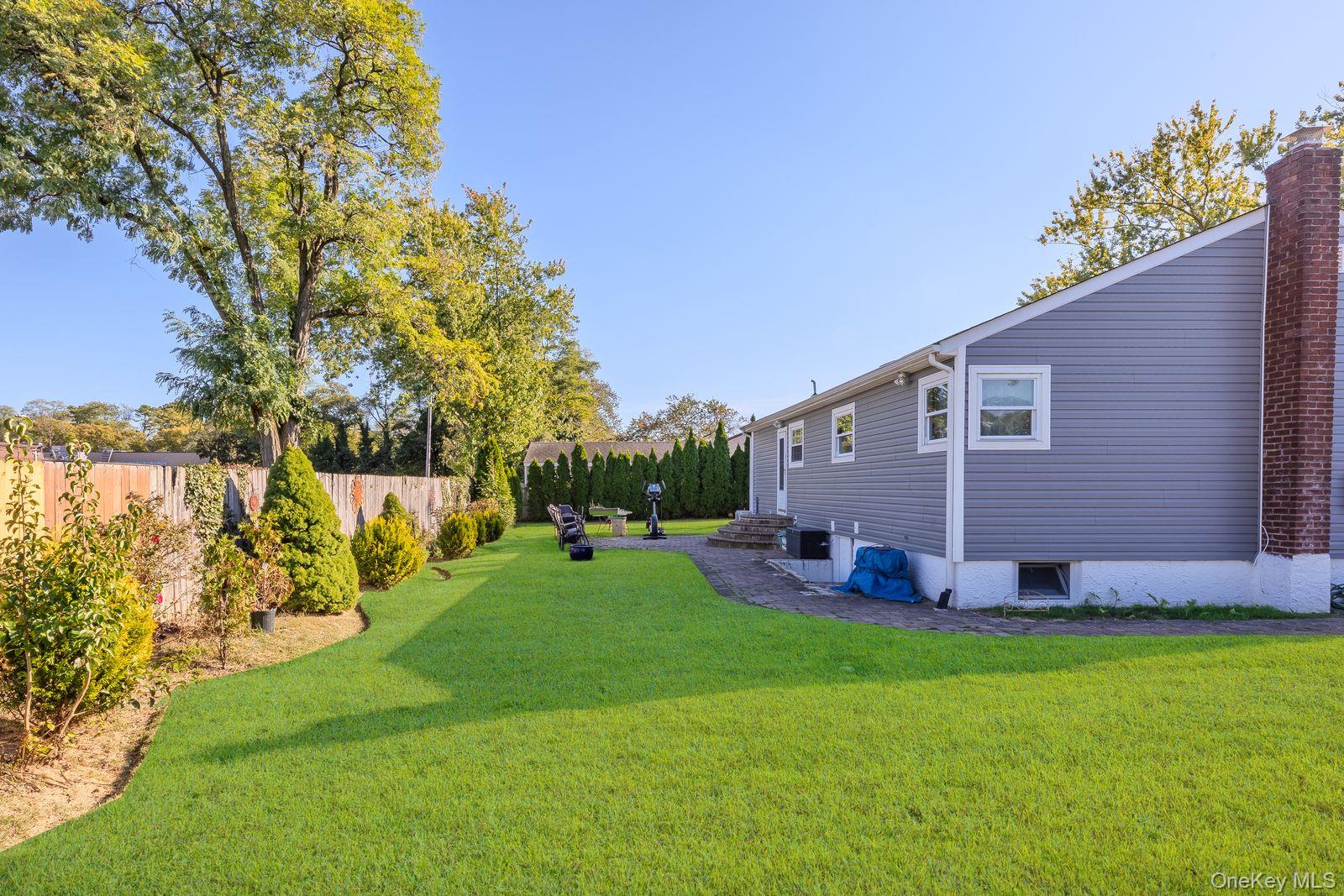 375 Oakland Avenue, Central Islip, NY 11722